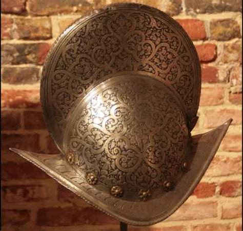 Купить оригинальный и антикварный Итальянский шлем Морион