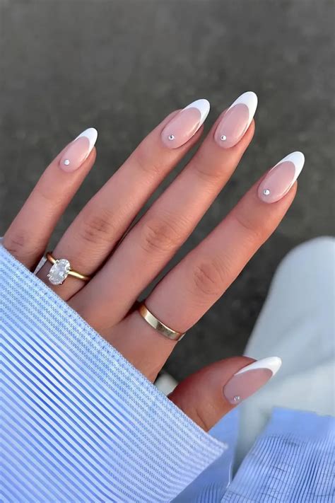 19 Best French Tip Nail Ideas For A Timeless Manicure