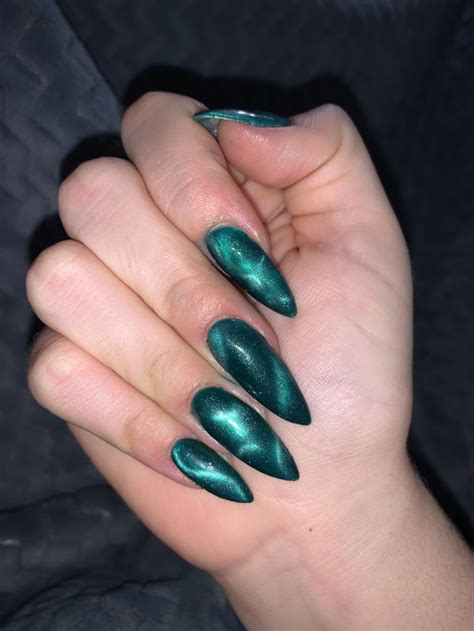 Pin by Luna on Маник | Cat eye nails, Edgy nails, Gel nails