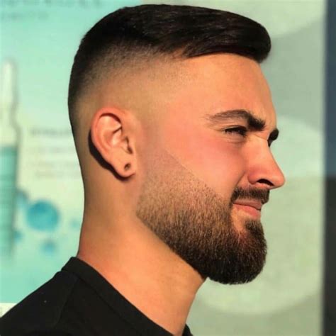 Cabelo Curto Com Barba