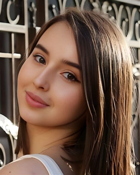 Suzana Jester (Model) Wiki, Age, Net Worth, Husband, Family, Videos