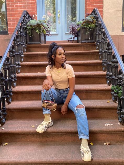 #yeezy foam runner | Runners outfit, Girls night out outfits, Yeezy outfit