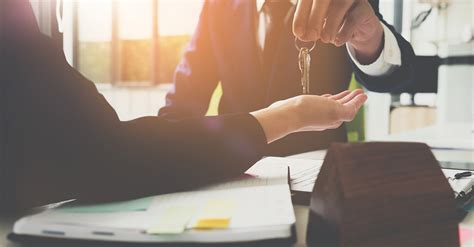 report  guide  real estate careers  incomes