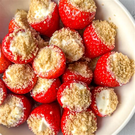 Strawberry Cheesecake Bites - Eva Koper