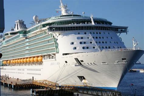 Best Cruise Lines For A Singles Cruise | Cruisewatch