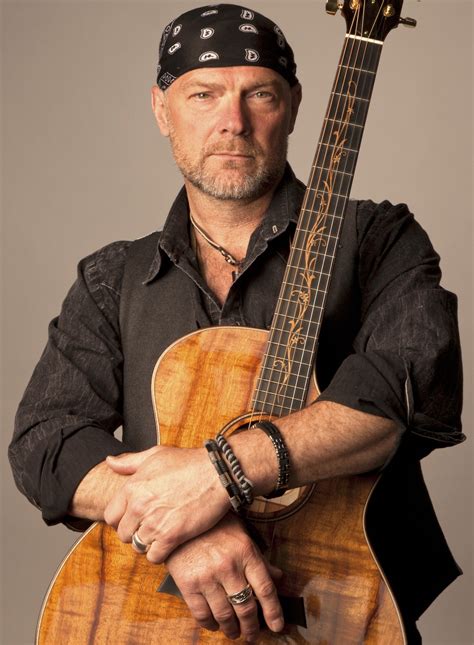 Survivorman Les Stroud Loves His Arctic Mistress - Tinnitist
