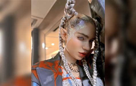 Elon Musk Pokes Fun At Ex Grimes For Wanting 'Elf Ear Surgery'