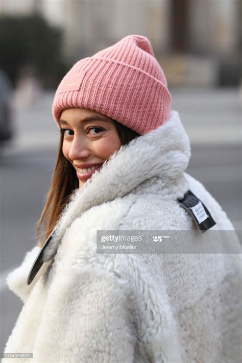 News Photo : Anna Sharypova wearing an pink Acne Studios... | Наряды со