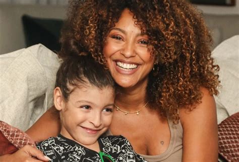 Sheron Menezzes Filho E Sogra - Sheron Menezzes se emociona com presente do filho: 'Amor transborda'