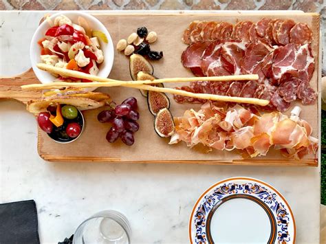 Louie Bossi’s Ristorante Bar Pizzeria - Home