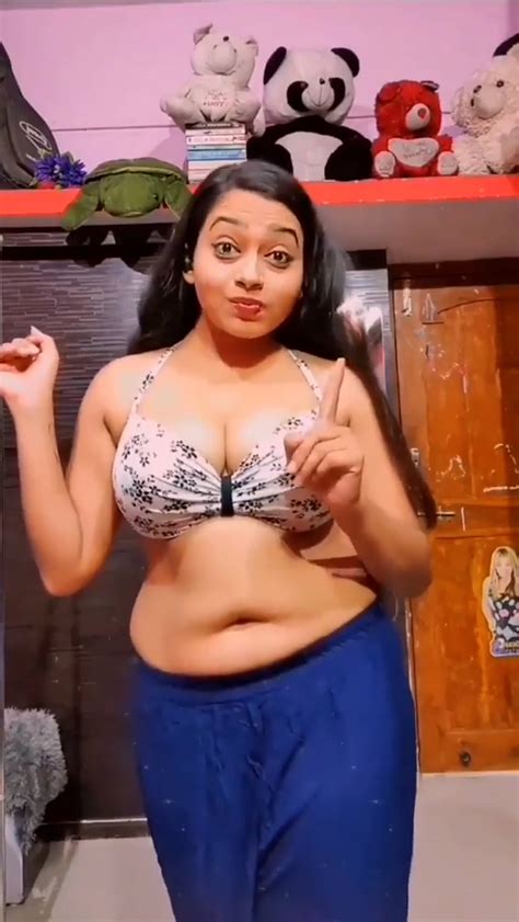 Tiktok Star hot girl dance