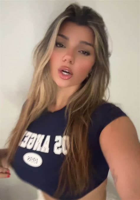 This account and @bhadie.kellyy are my | 🇹🇬Kelly😝 (@pyt.kellyyy)