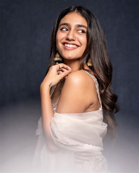 priya warrier    viral