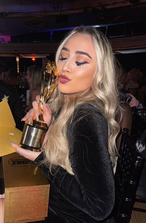 Hottest Webcam Pornstars