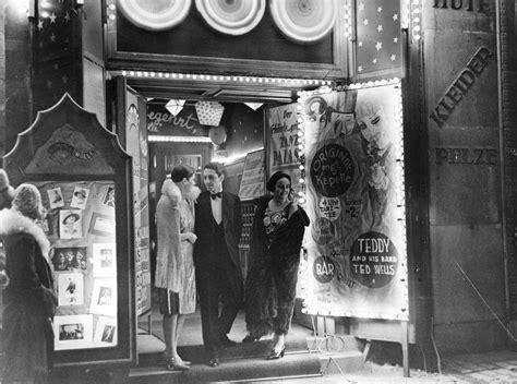 Cabaret Dancers 1900–1930 | Cabaret, Vintage photos, Berlin