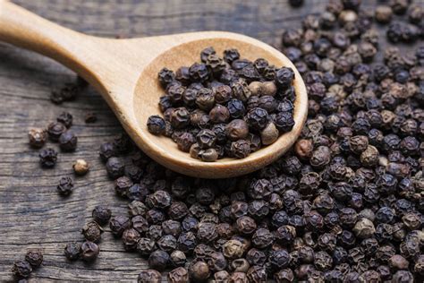The Most Staggering Health Benefits Of Black Pepper - Health Cautions