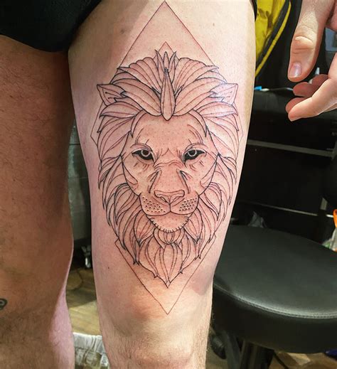 Lion Tattoo Meaning for Women: Understanding the Lion Tattoo Meaning ...