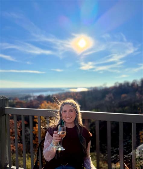 𝗘𝗠𝗜𝗟𝗬 𝗟𝗢𝗨 (@emilyyylouuu) • Instagram photos and videos