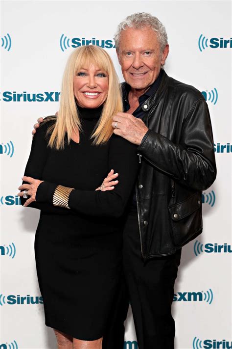 'Three's Company' actress Suzanne Somers dies at 76 - ABC News