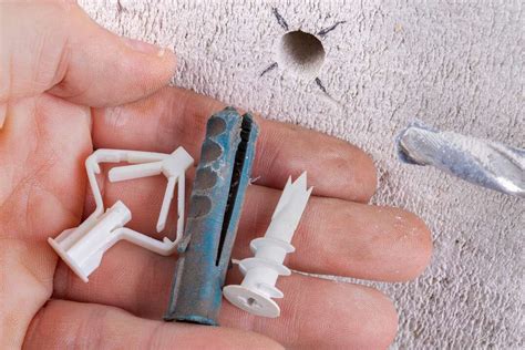 how to install a plastic drywall anchor