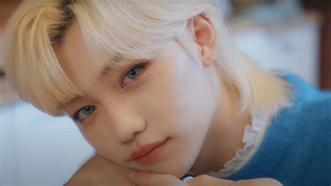 felix  stray kids bringing  unique style wallpaper