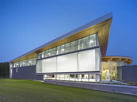 YMCA Quinte / aTRM Architects | ArchDaily