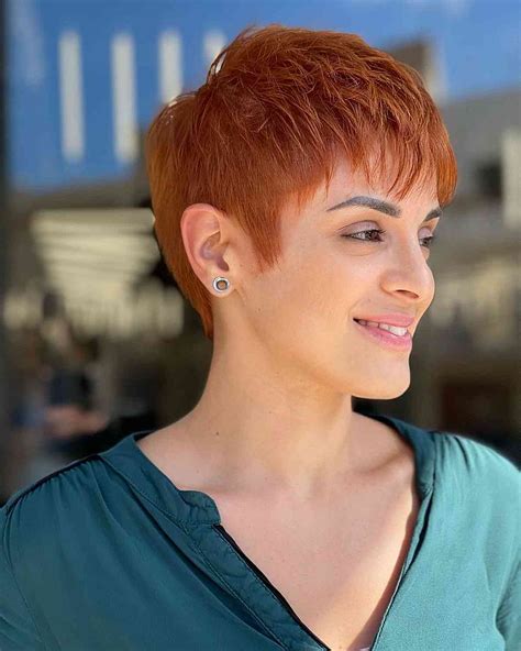 Stylists debate the best choppy pixie cuts for thick hair today 17
