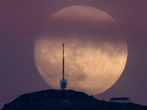 biggest full moon   year  wednesday archyde