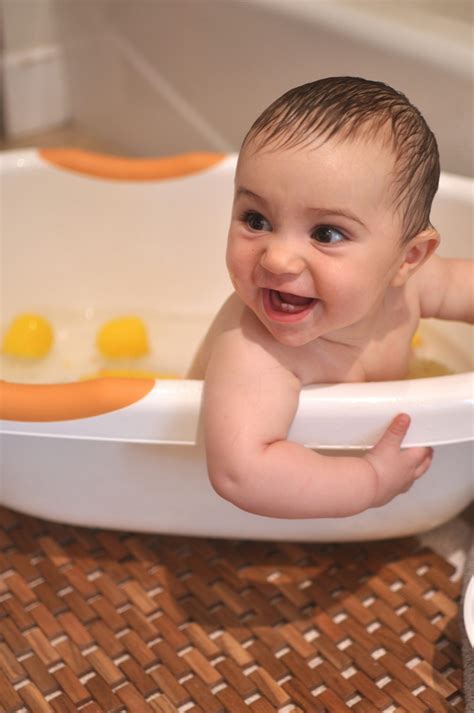 Como Dar Banho em um Recém-Nascido – Passo a Passo Simples e Seguro