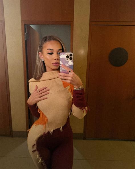 ⭐️Tina Riley🧸 (@official.fitbytina) • Instagram photos and videos