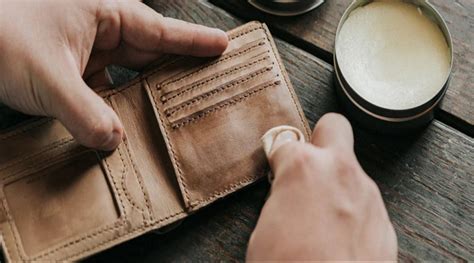 how to clean lululemon wallet