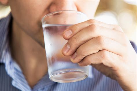 benarkah minum air dingin membuat perut buncit tips sehat