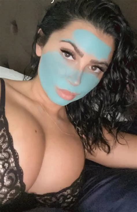 Angela Babicz | Scrolller