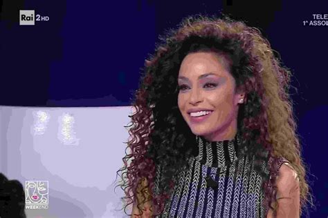 Raffaella Fico, chi è: dai concorsi di bellezza alla tv/ Oggi gestisce