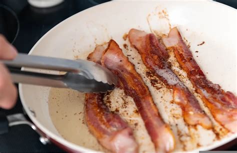 30 Practical & Delicious Ways To Use Bacon Fat