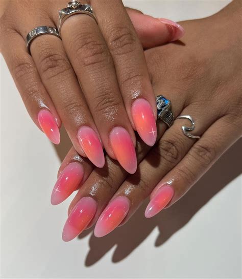 30 Coolest Aura Nails to Inspire You