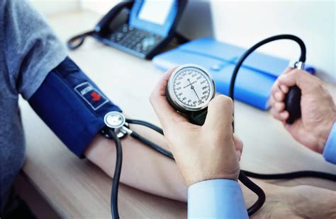 Renal Hypertension Symptoms, Causes, Diagnosis, and Treatment