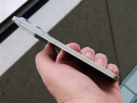 Here's How the Ultra-Thin Samsung Galaxy S25 Edge Handles Bending - Talk Android