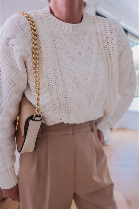 How To Wear Pleated Pants: 6 Chic Pleated Pant Outfits