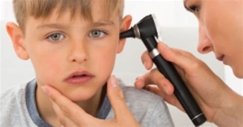 how to check for ear infection at home