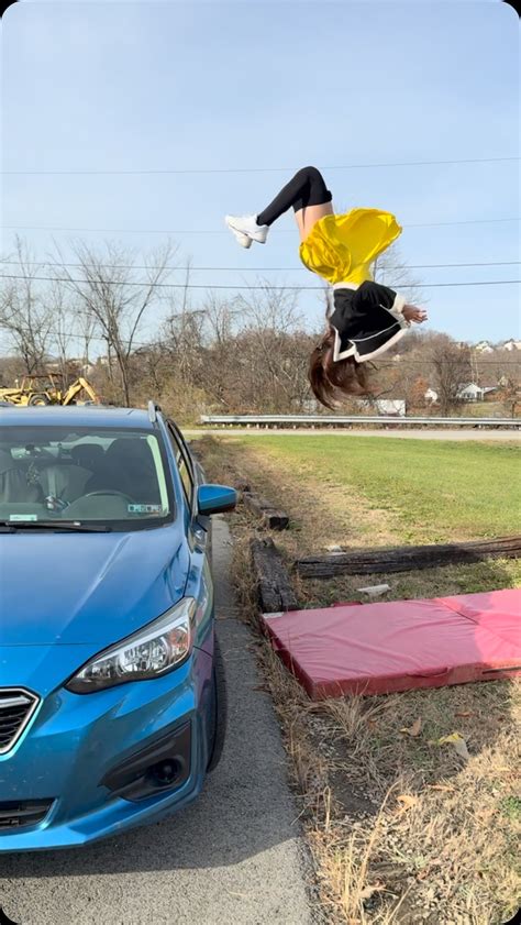 @nicoleskirts | It’s the season of flipping off cars | Instagram