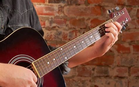 What You Need to Know About Acoustic Guitar Neck Shapes