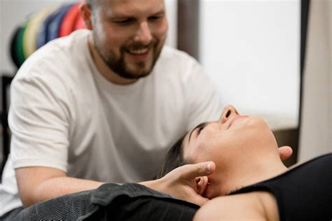 What to Do if You Think You Have Whiplash & When to Seek Whiplash