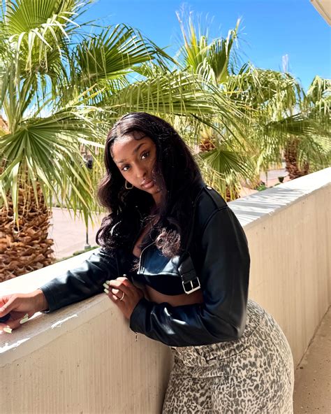 Nanii | A Baddie In Finance™️ (@somuchnanii) • Instagram photos and videos