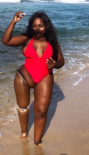 Amputee Lady In Bikini Goes Viral - Biesloaded