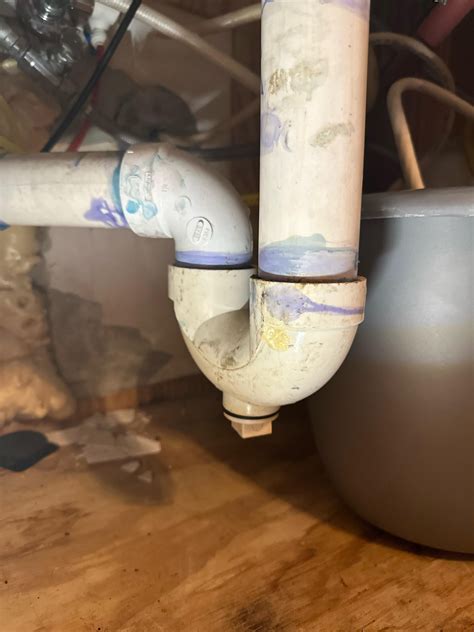 Confused on how to remove P-Trap from my clogged sink 😅 : r/Plumbing