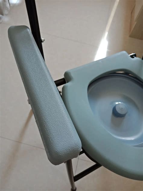 potty chair for adults 1