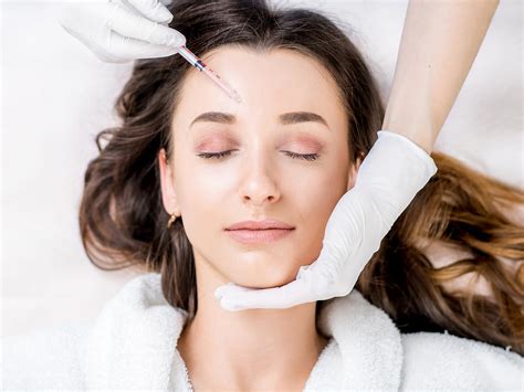 Top Plastic Surgeons Analyze Jen Psaki's Possible Procedures Image 7