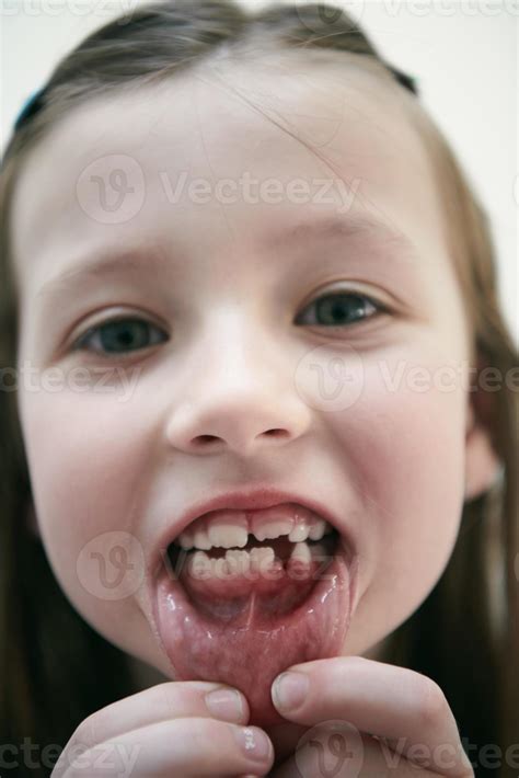 girl  tooth smiling  stock photo  vecteezy
