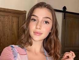 Olivia Cláudia Motta Casta Age, Biography, Height, Net Worth, Family ...
